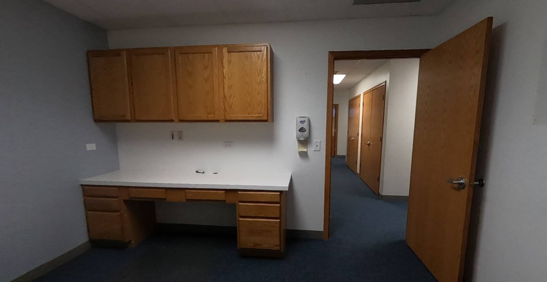 895 S State ST #202, Hampshire, IL 60140