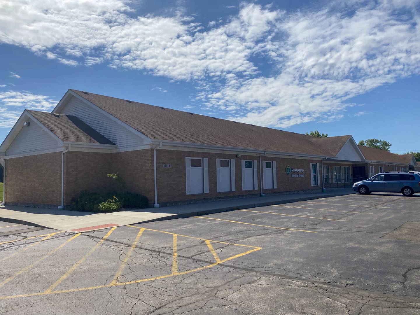 895 S State ST #202, Hampshire, IL 60140