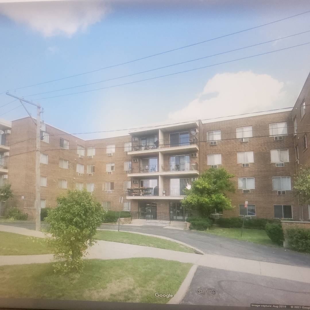 9445 Kenton AVE #P-30, Skokie, IL 60076