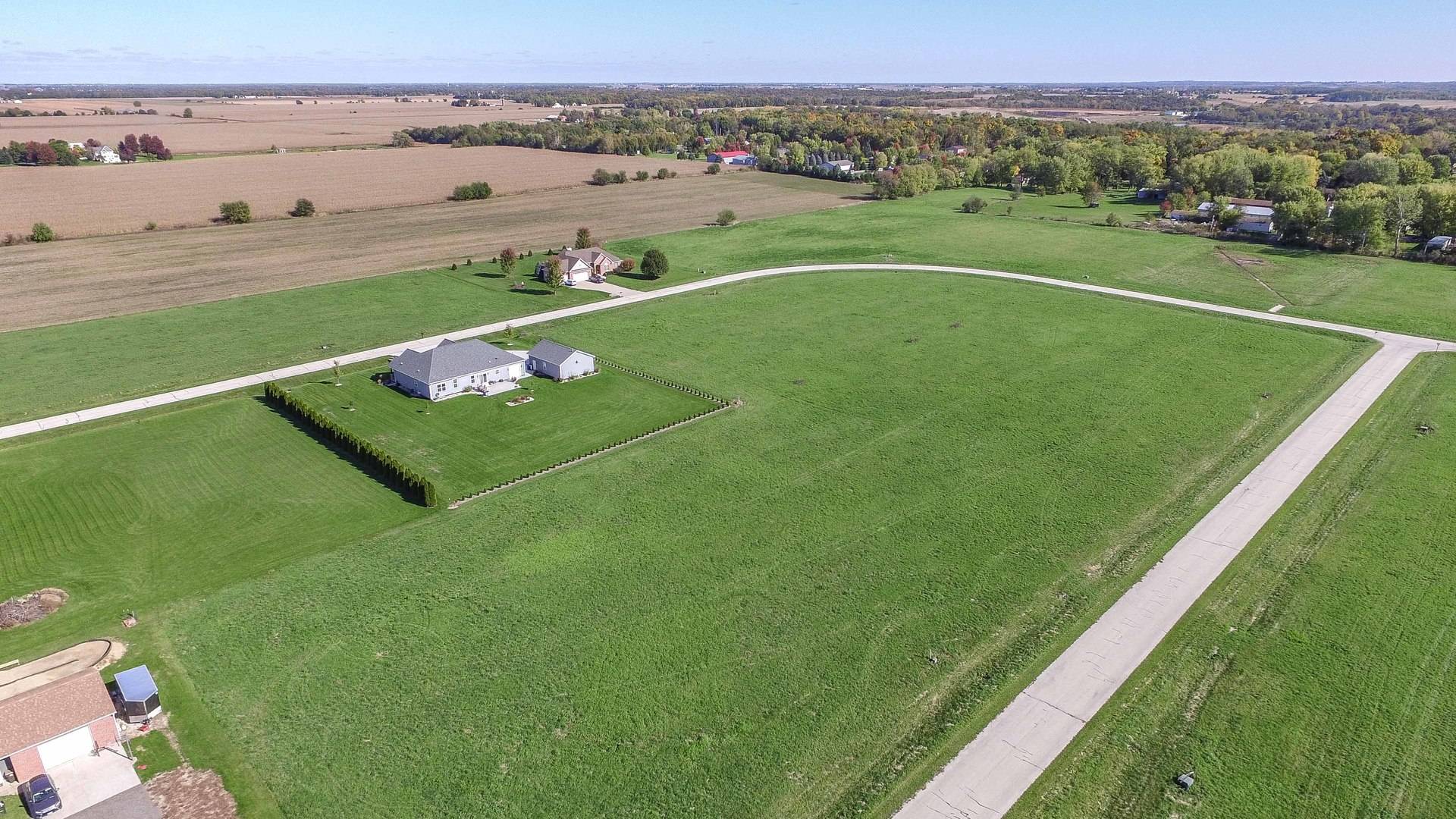 2446 N 4210th RD, Sheridan, IL 60551