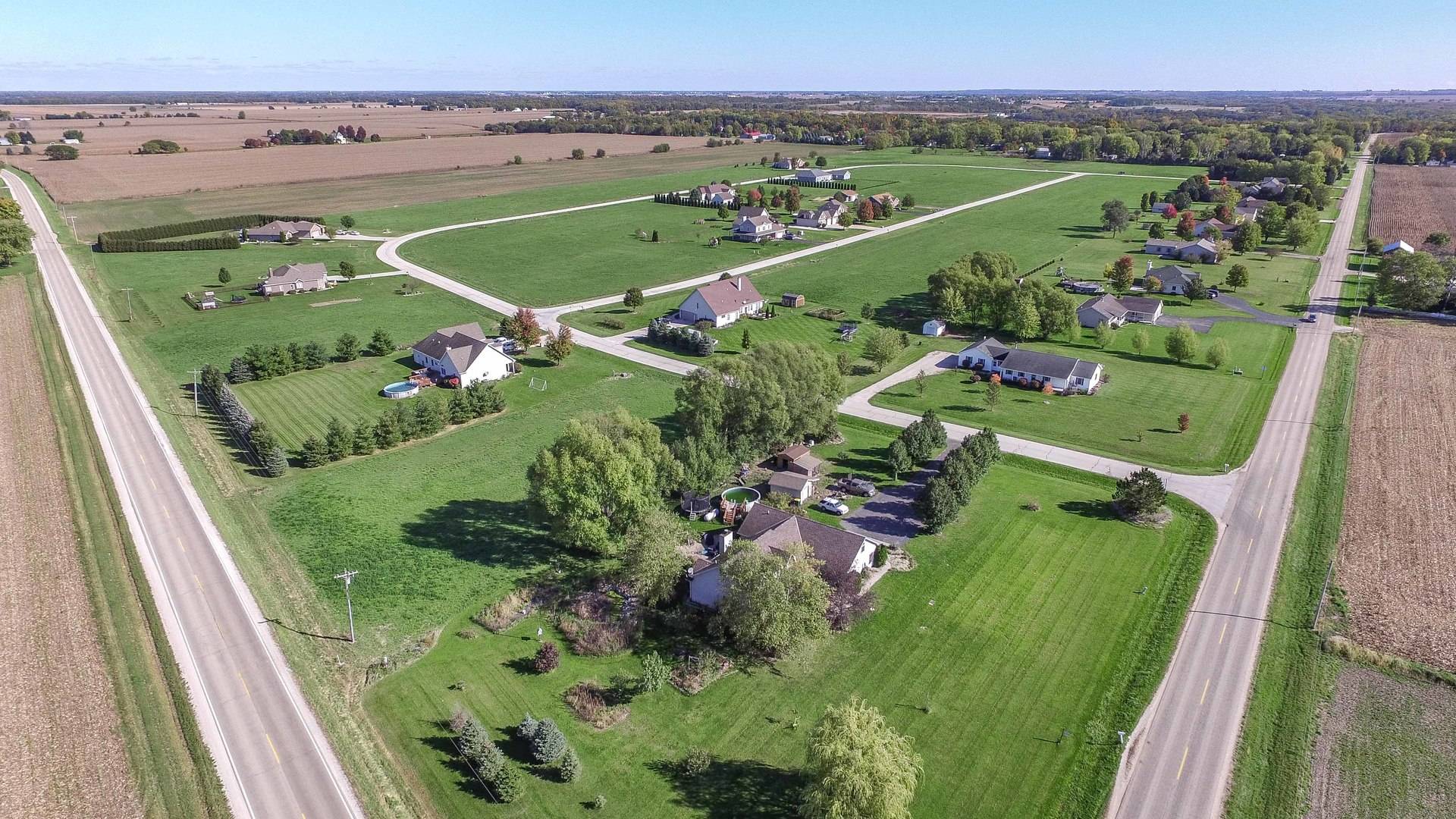 2446 N 4210th RD, Sheridan, IL 60551