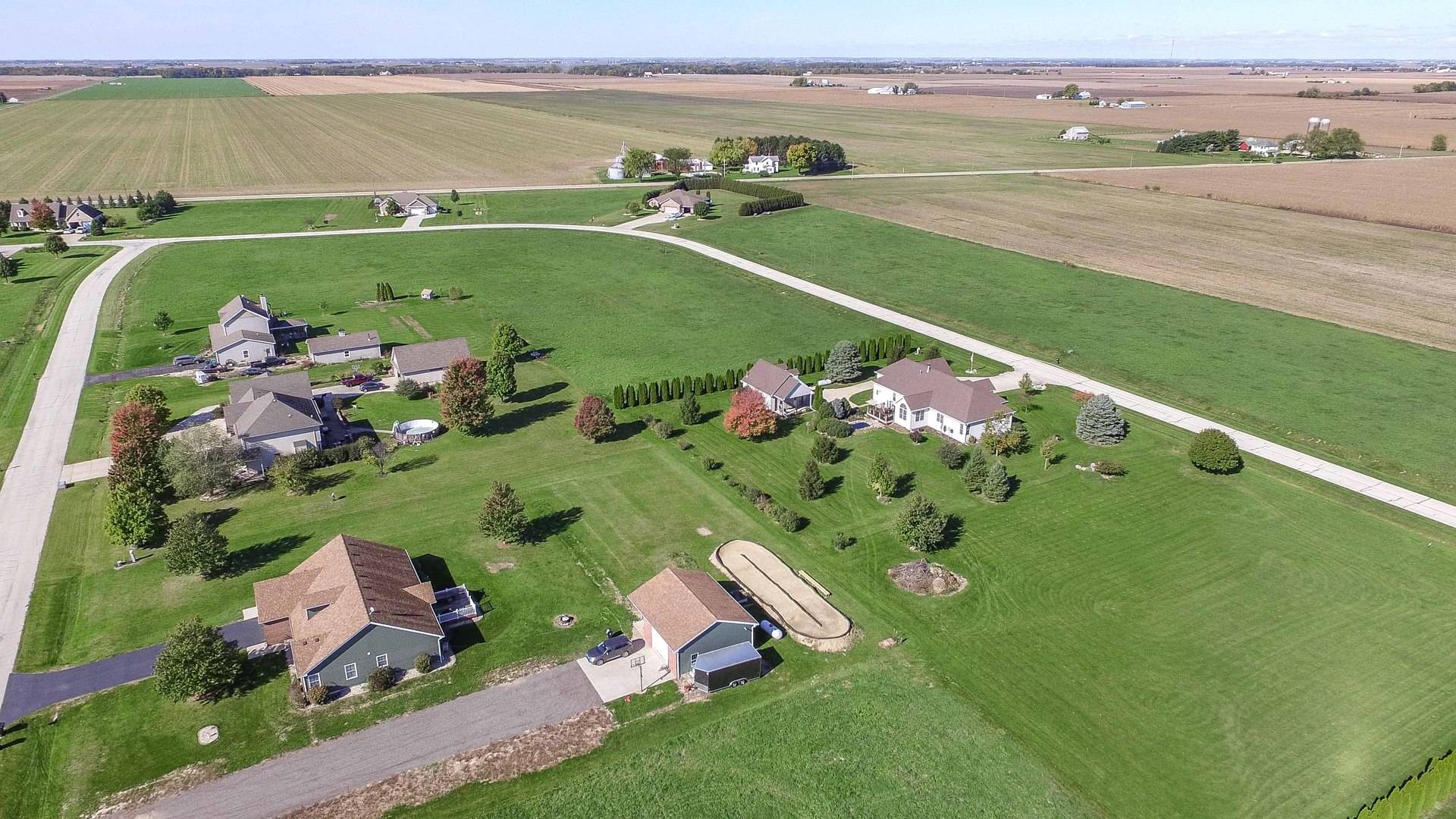 2446 N 4210th RD, Sheridan, IL 60551