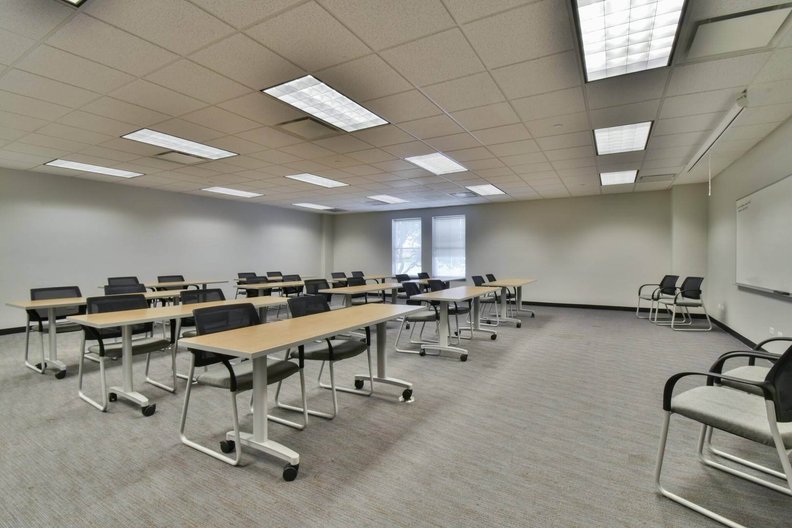 2250 E Devon AVE, Des Plaines, IL 60018
