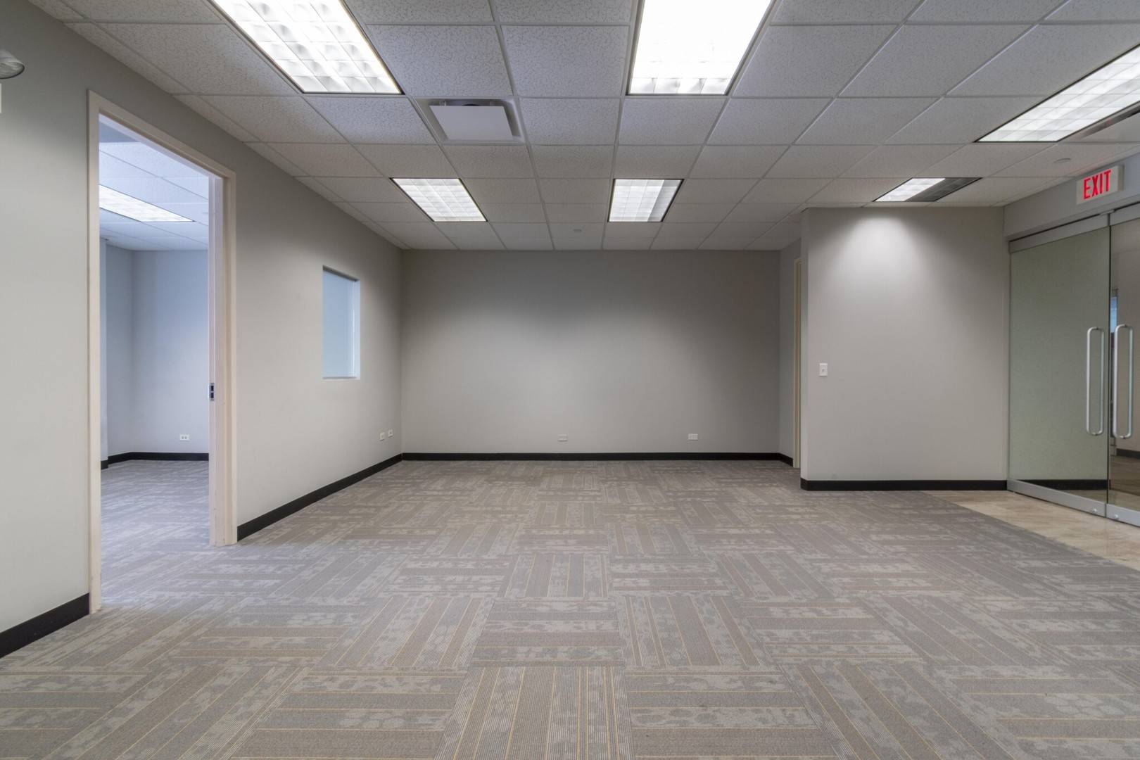 2250 E Devon AVE, Des Plaines, IL 60018