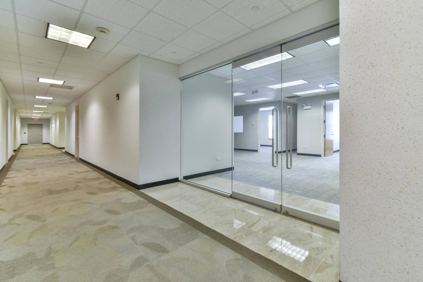 2200 E Devon AVE, Des Plaines, IL 60018