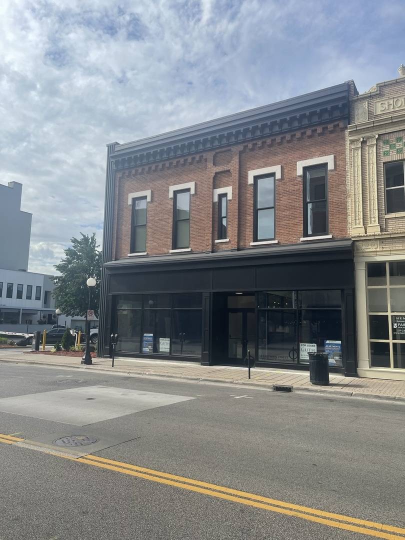 12 E Main ST, Champaign, IL 61820