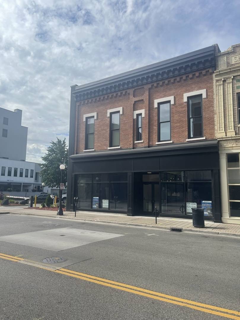 12 E Main ST, Champaign, IL 61820