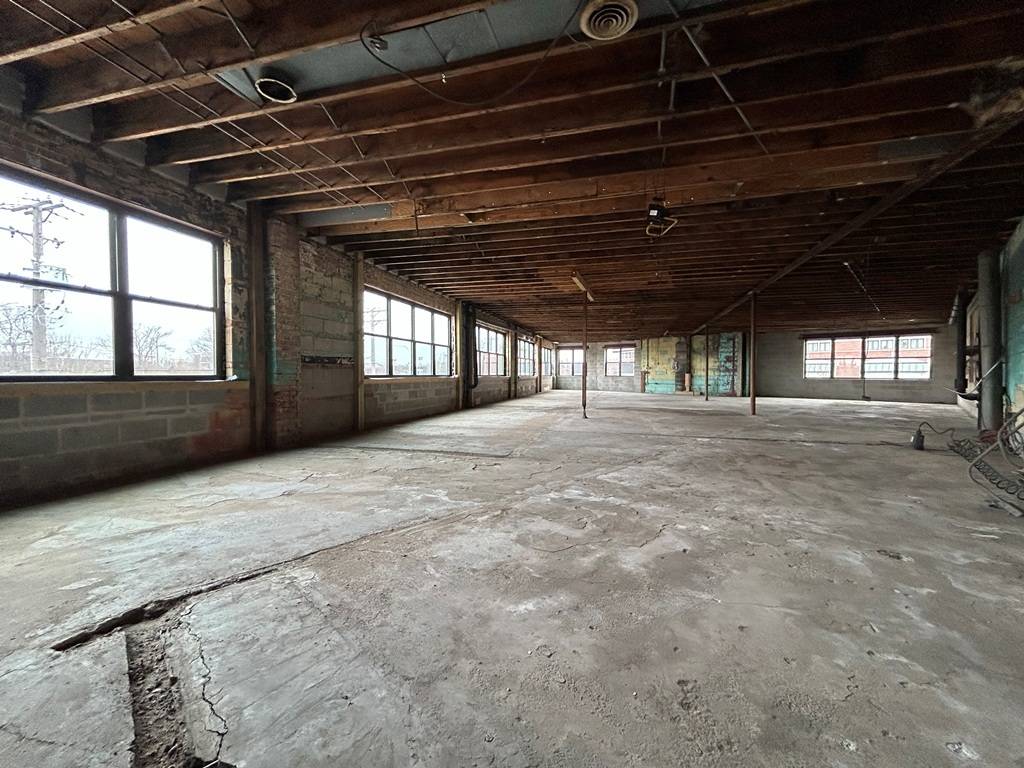 2461 W Grand AVE, Chicago, IL 60612