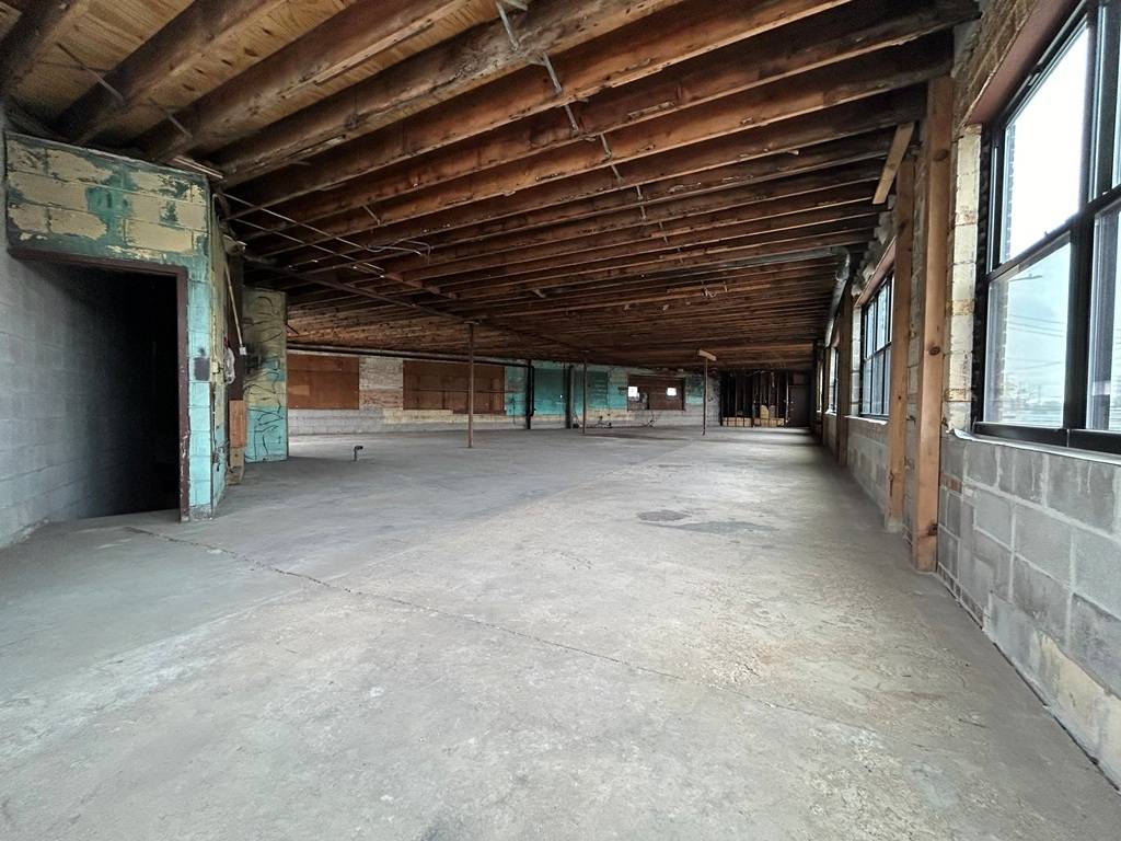2461 W Grand AVE, Chicago, IL 60612
