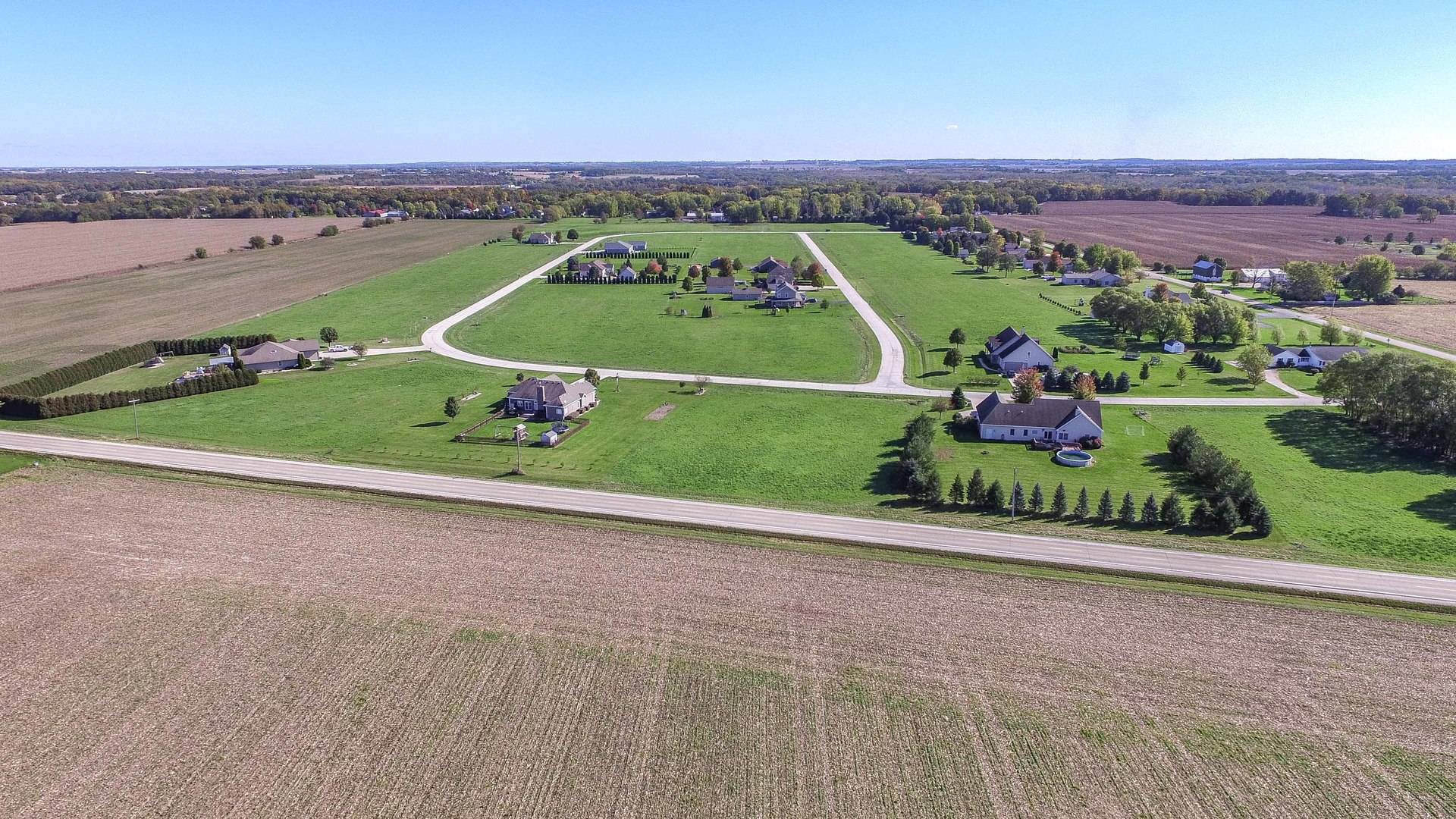 2443 N 4210th RD, Sheridan, IL 60551