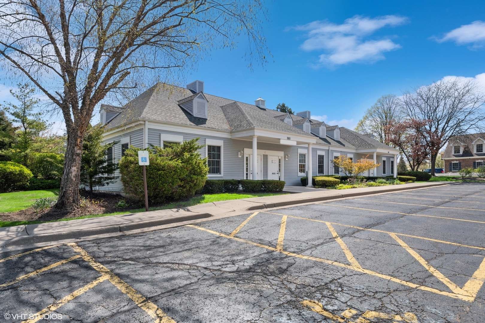 280 N Rand RD, Lake Zurich, IL 60047