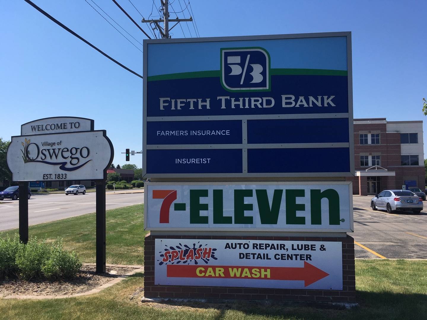 1 E Merchants DR, Oswego, IL 60543