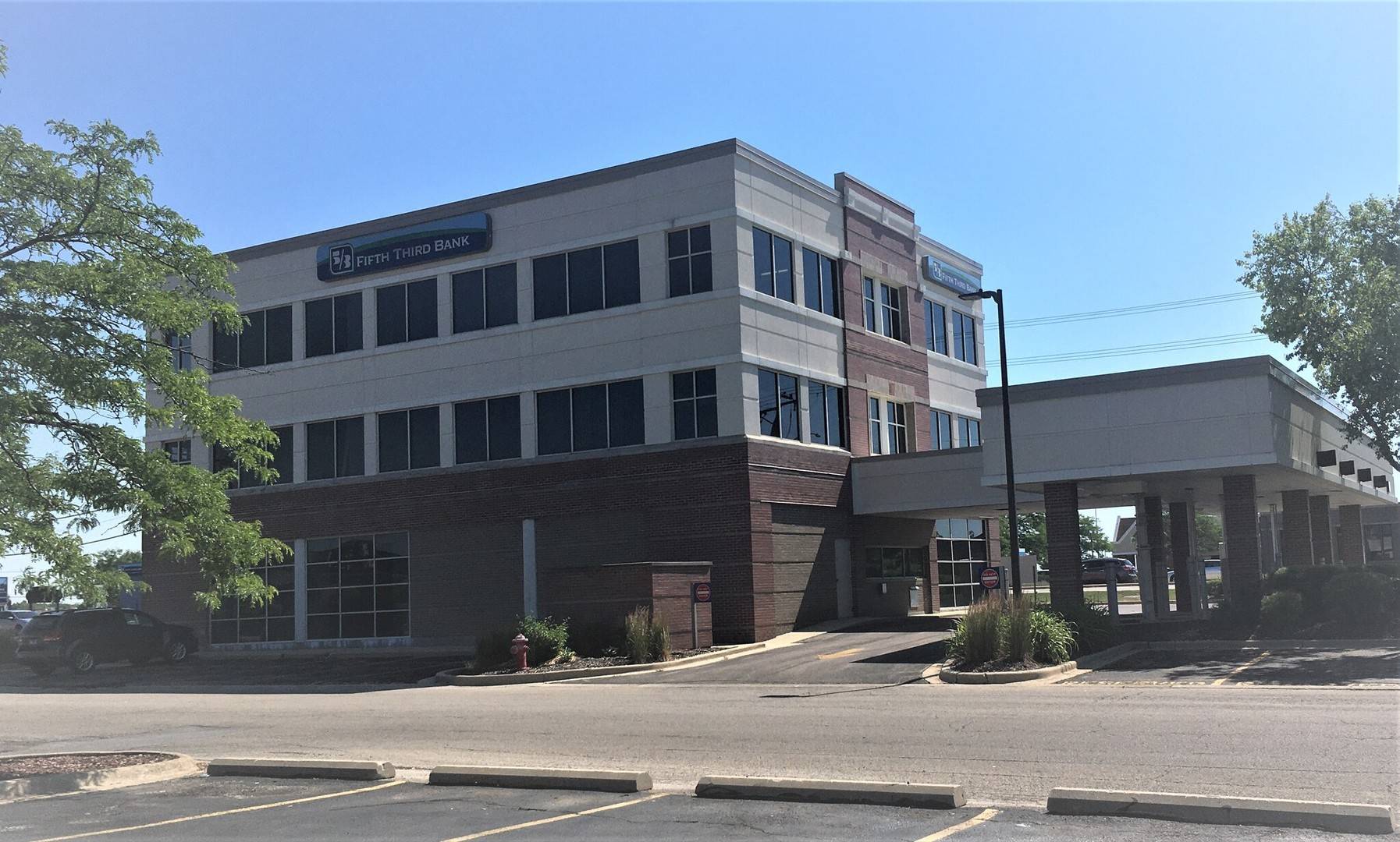 1 E Merchants DR, Oswego, IL 60543