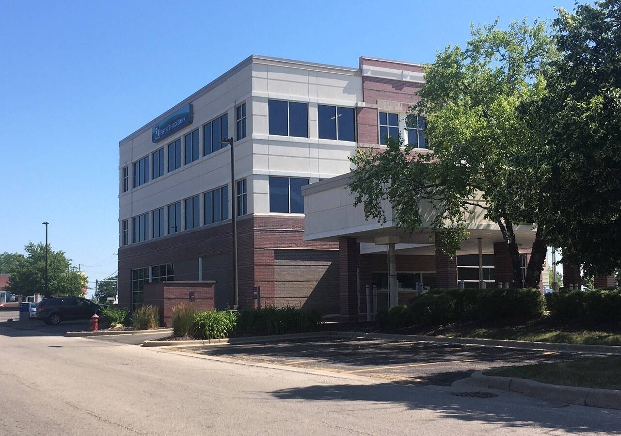1 E Merchants DR, Oswego, IL 60543