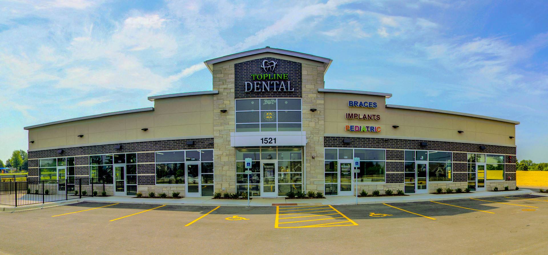 1521 Ogden AVE, Aurora, IL 60503