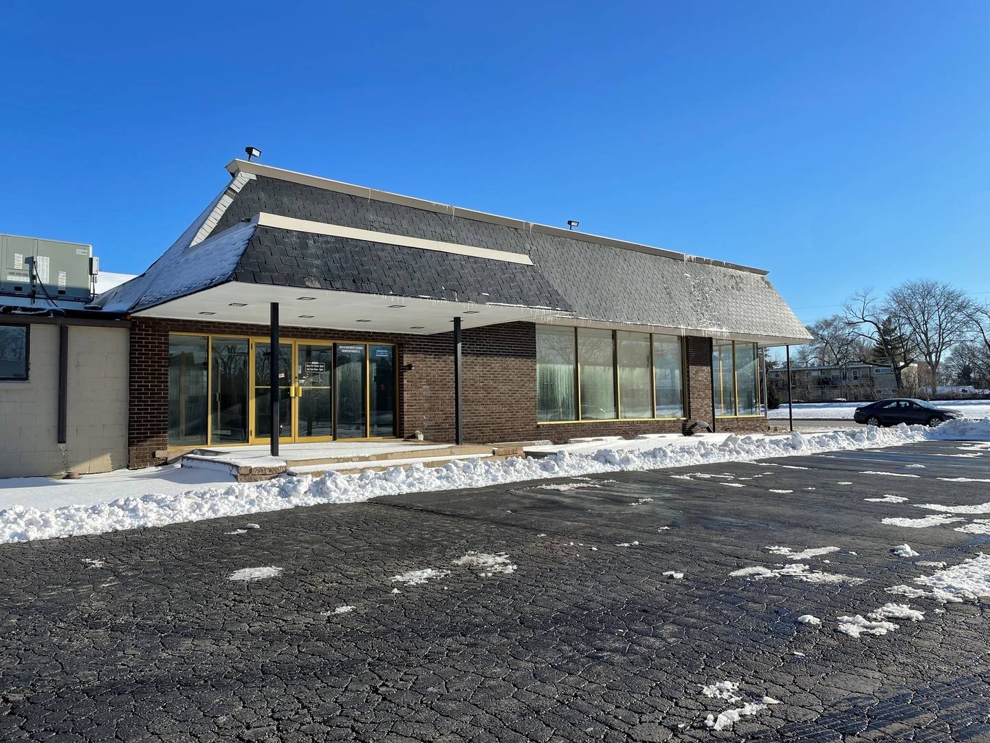 1000 W Northwest HWY, Arlington Heights, IL 60006