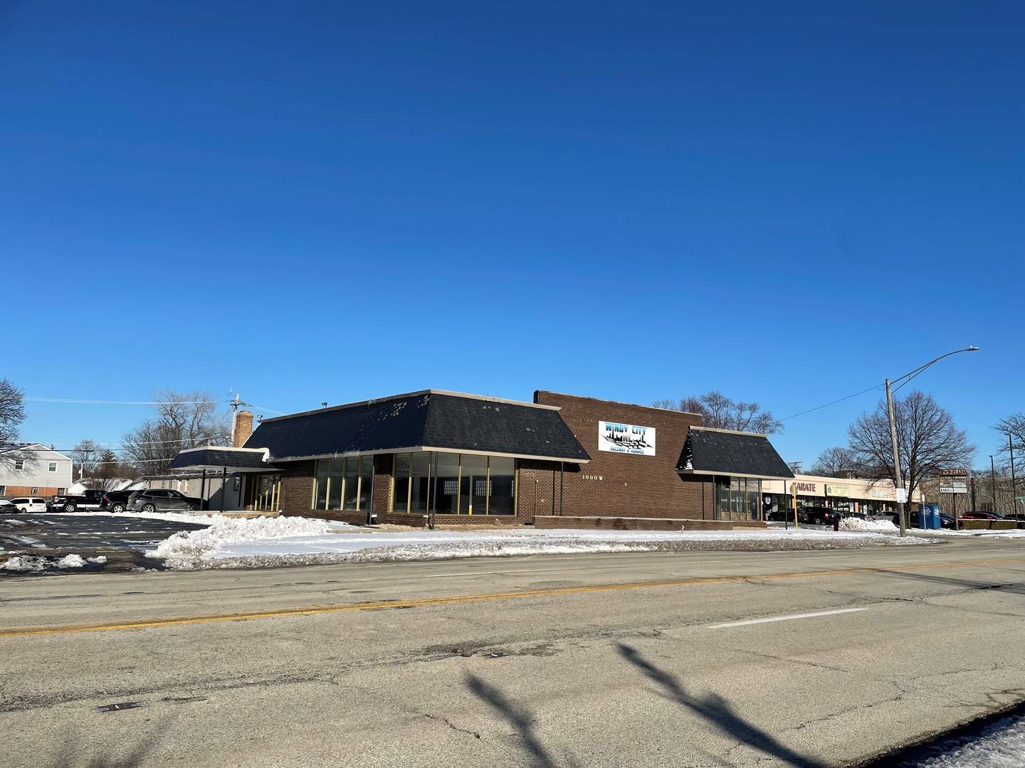 1000 W Northwest HWY, Arlington Heights, IL 60006