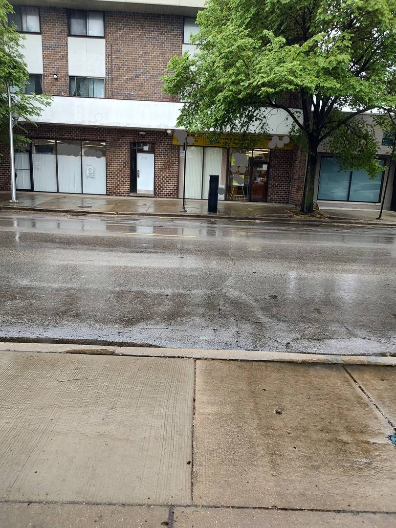 2731 W Touhy AVE, Chicago, IL 60645