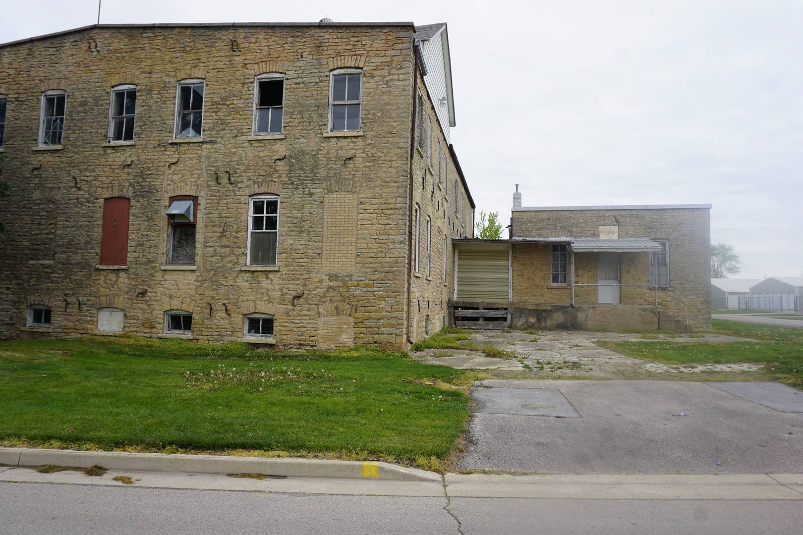 203 W 2nd ST, Gilman, IL 60938