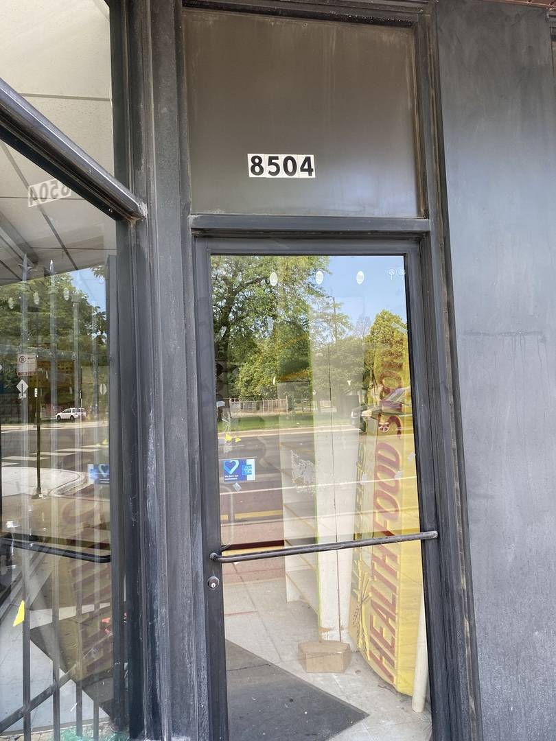 8504 S STONY ISLAND AVE, Chicago, IL 60617