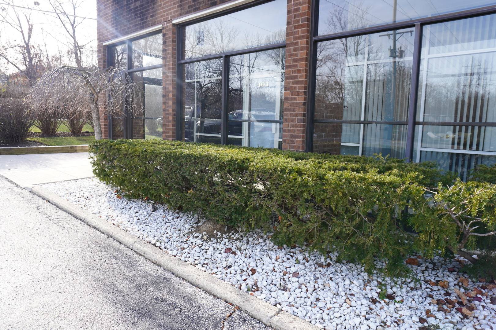 303 E Park AVE #104, Libertyville, IL 60048