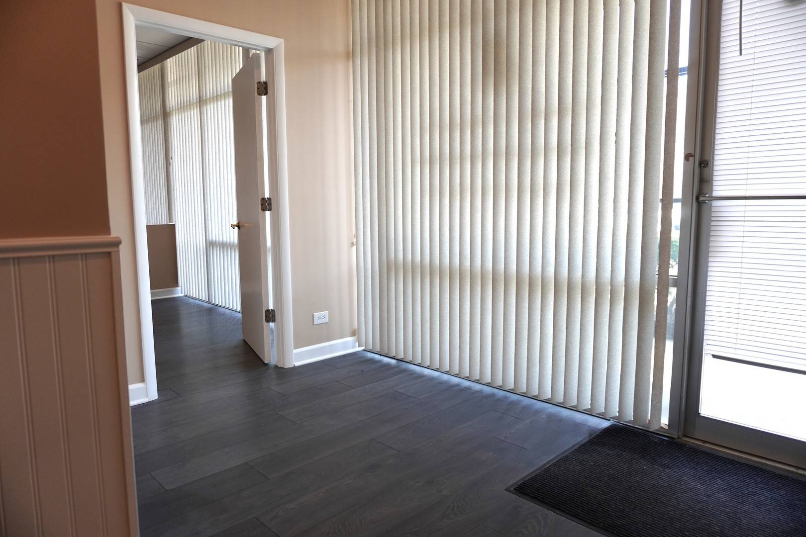 303 E Park AVE #104, Libertyville, IL 60048