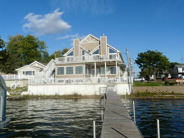 36 W Grand AVE, Fox Lake, IL 60020