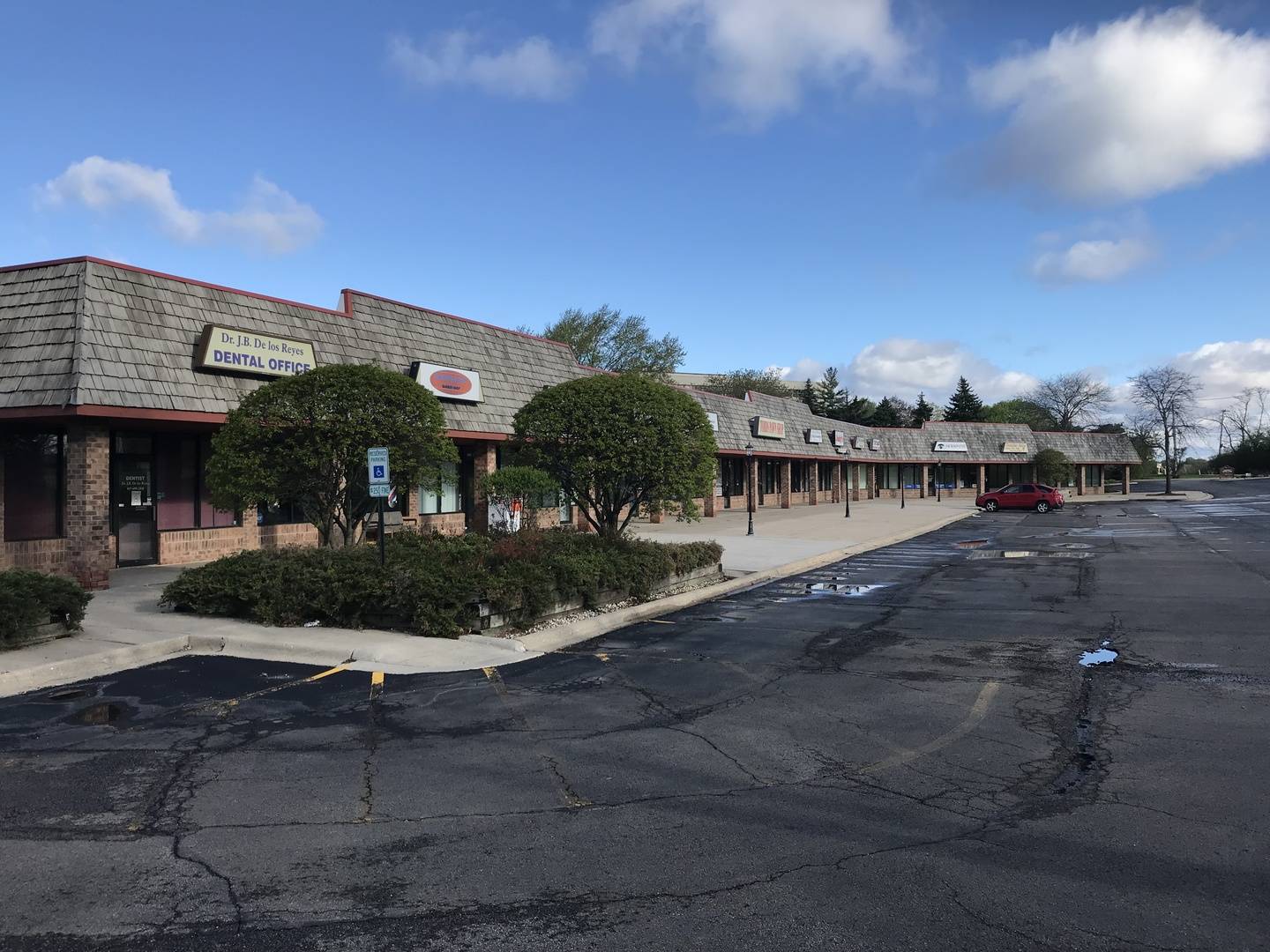 300 N Milwaukee AVE #C, Lake Villa, IL 60046