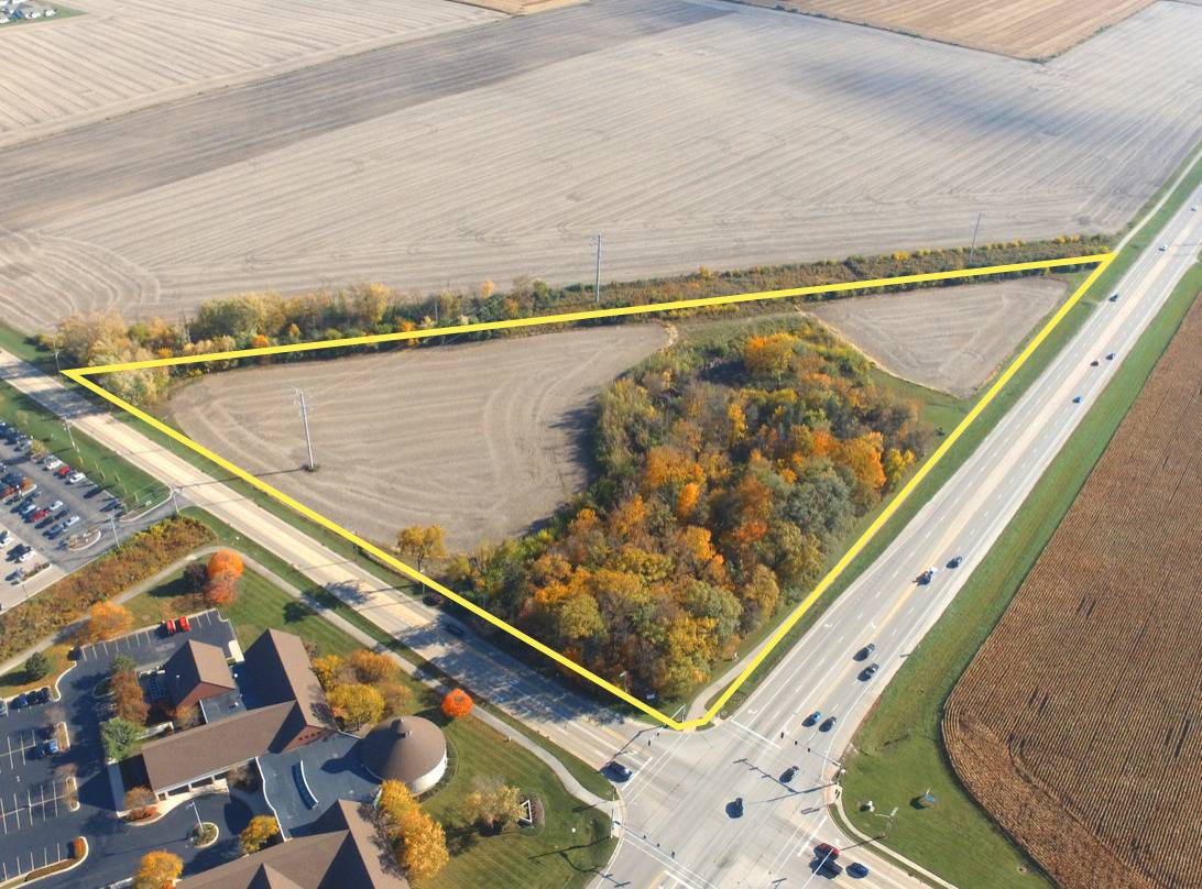 1452 Bethany RD, Sycamore, IL 60178