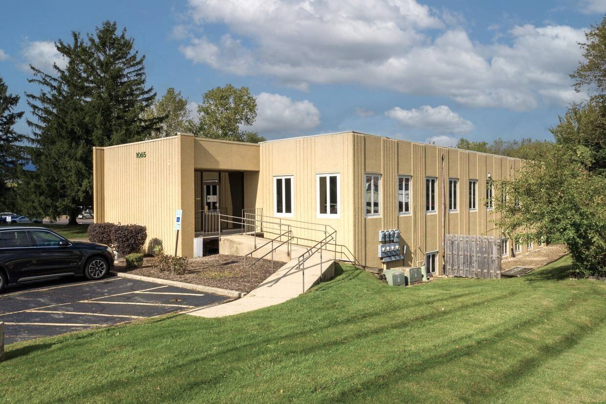 1065 Lake AVE #LL, Woodstock, IL 60098