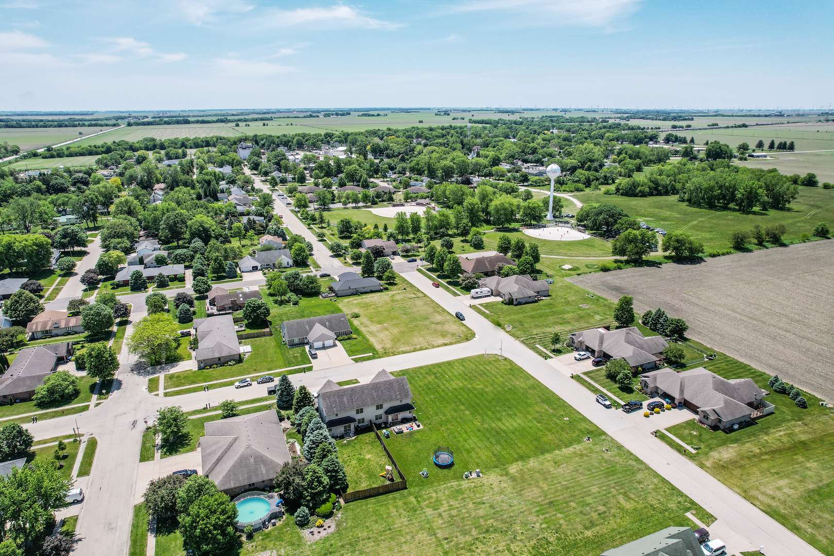 900/902 Center ST, Mazon, IL 60444