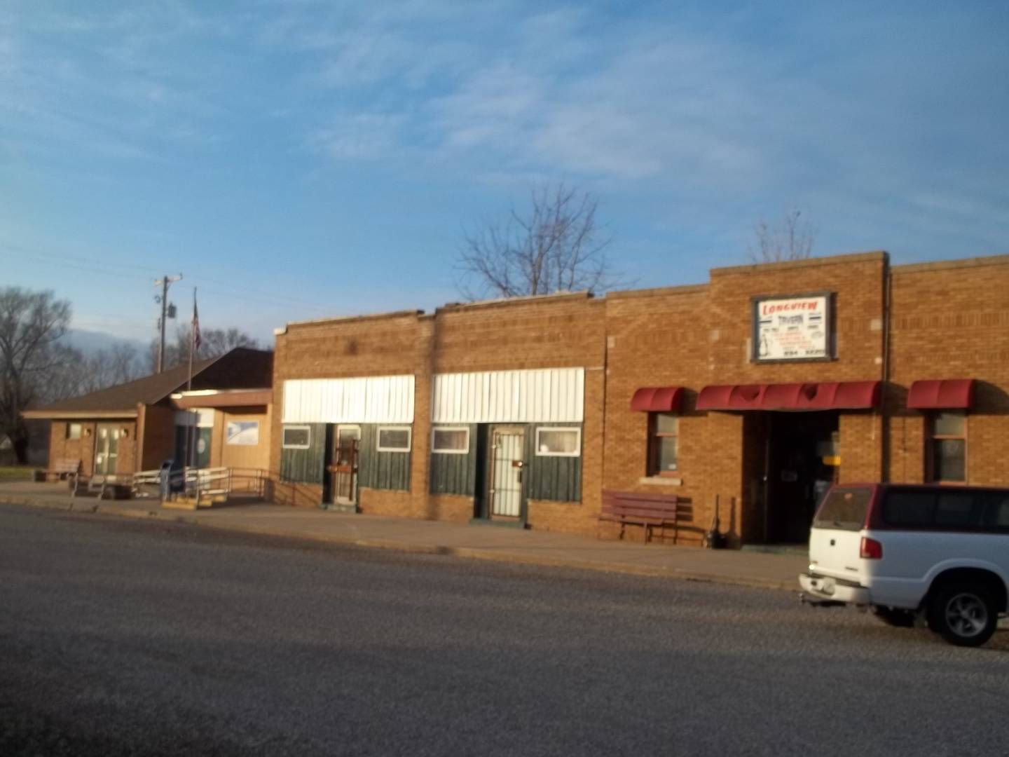 206, 208, 210 E Logan ST S, Longview, IL 61852