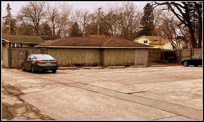 38652 N Sheridan RD, Beach Park, IL 60099