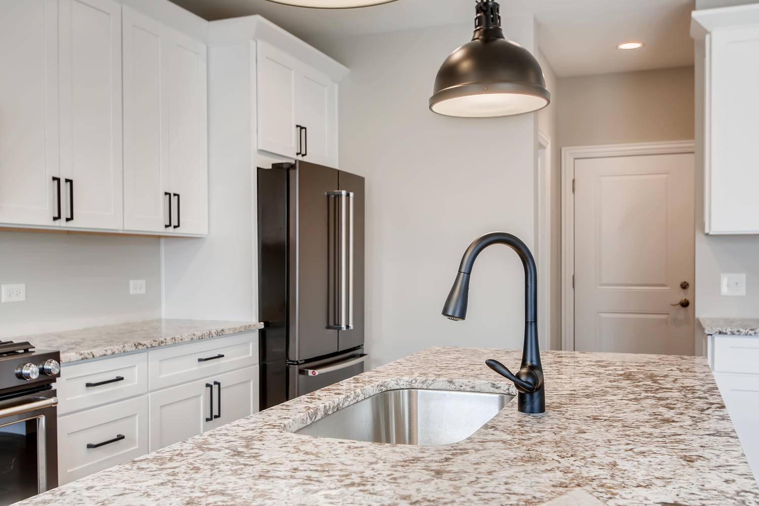 384 Woodland Chase LN, Vernon Hills, IL 60061