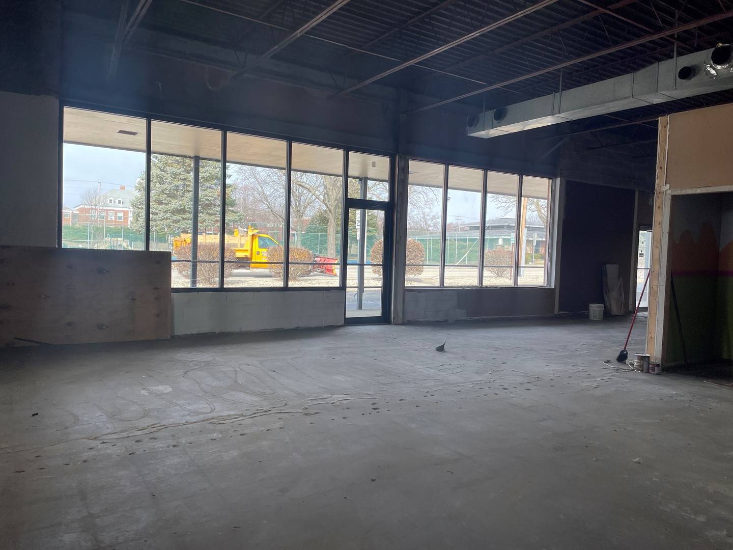 101-155 N Seymour AVE, Mundelein, IL 60060