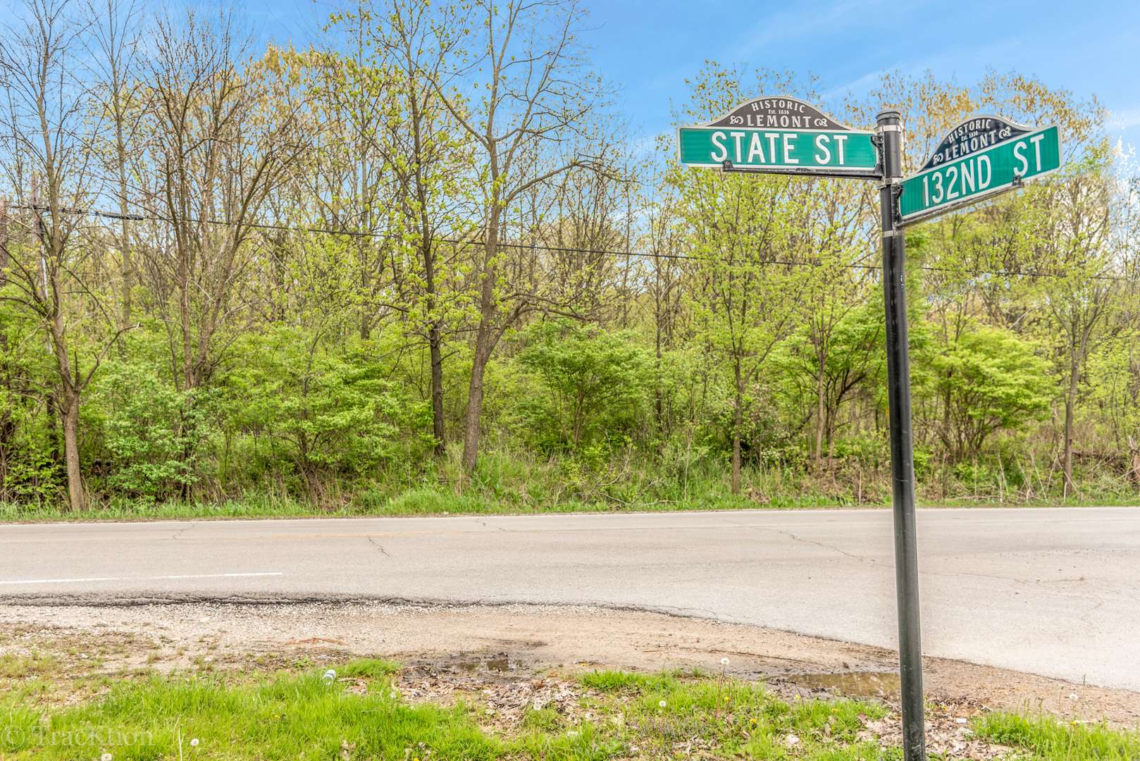 1365 STATE ST, Lemont, IL 60439