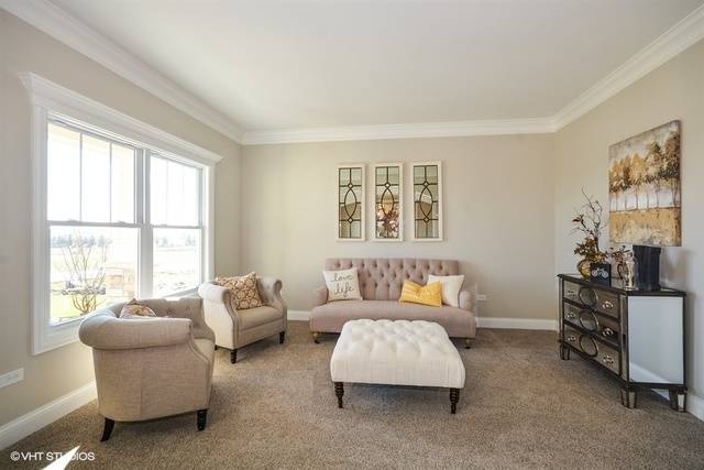 444 Prairie Ridge LN, North Aurora, IL 60542
