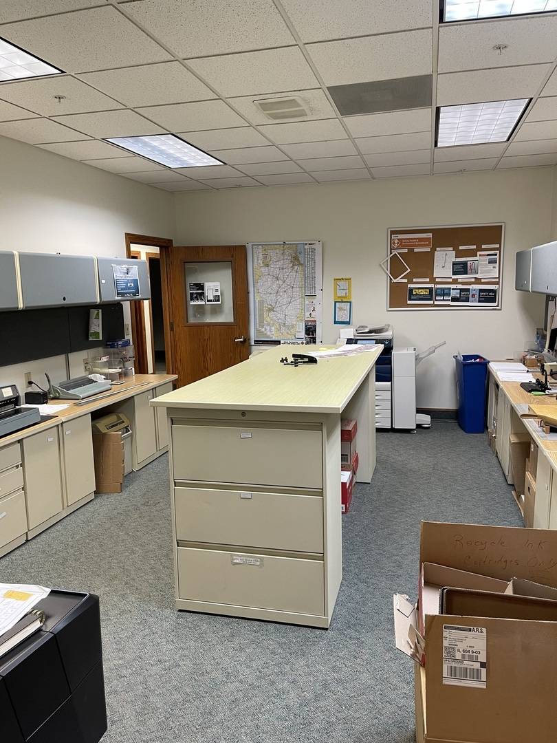 345 E Ash AVE, Decatur, IL 62526