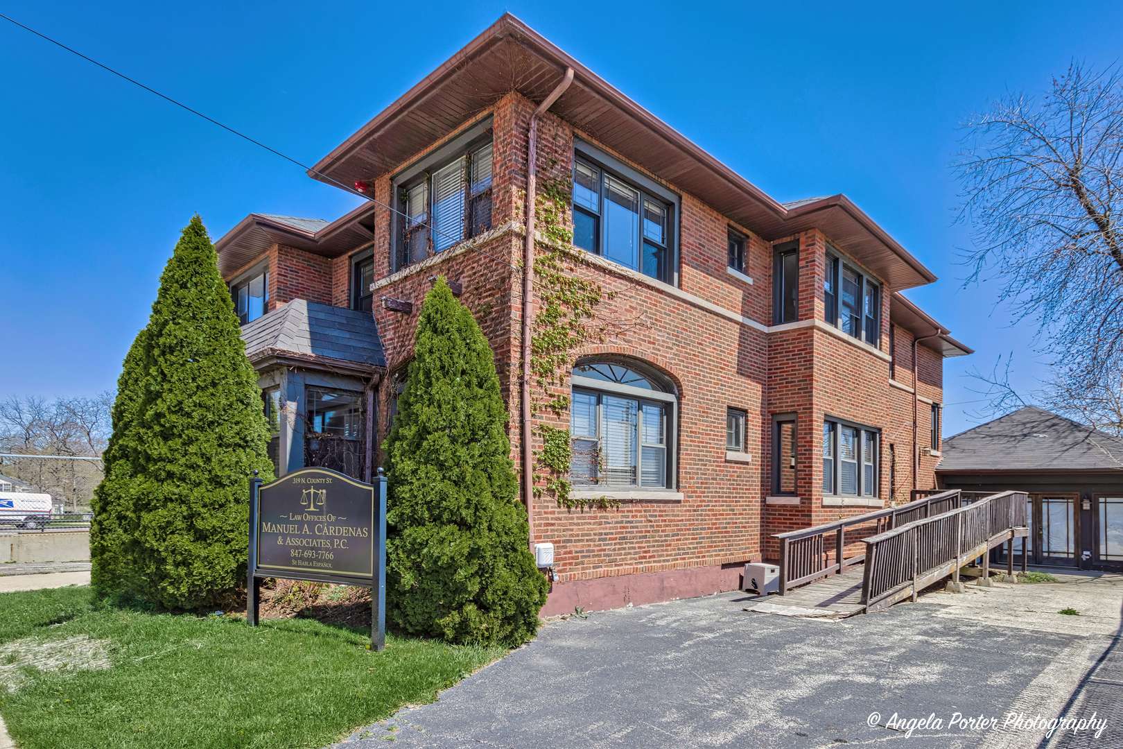 319 N County ST, Waukegan, IL 60085