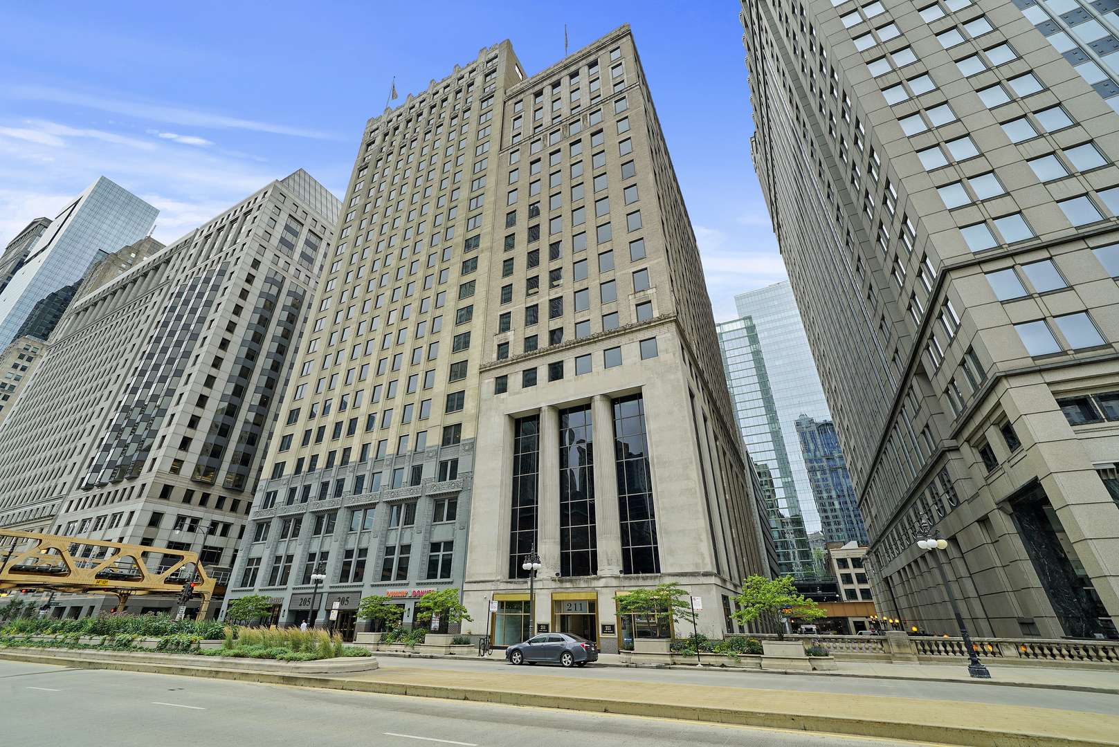211 W Wacker DR #200, Chicago, IL 60606