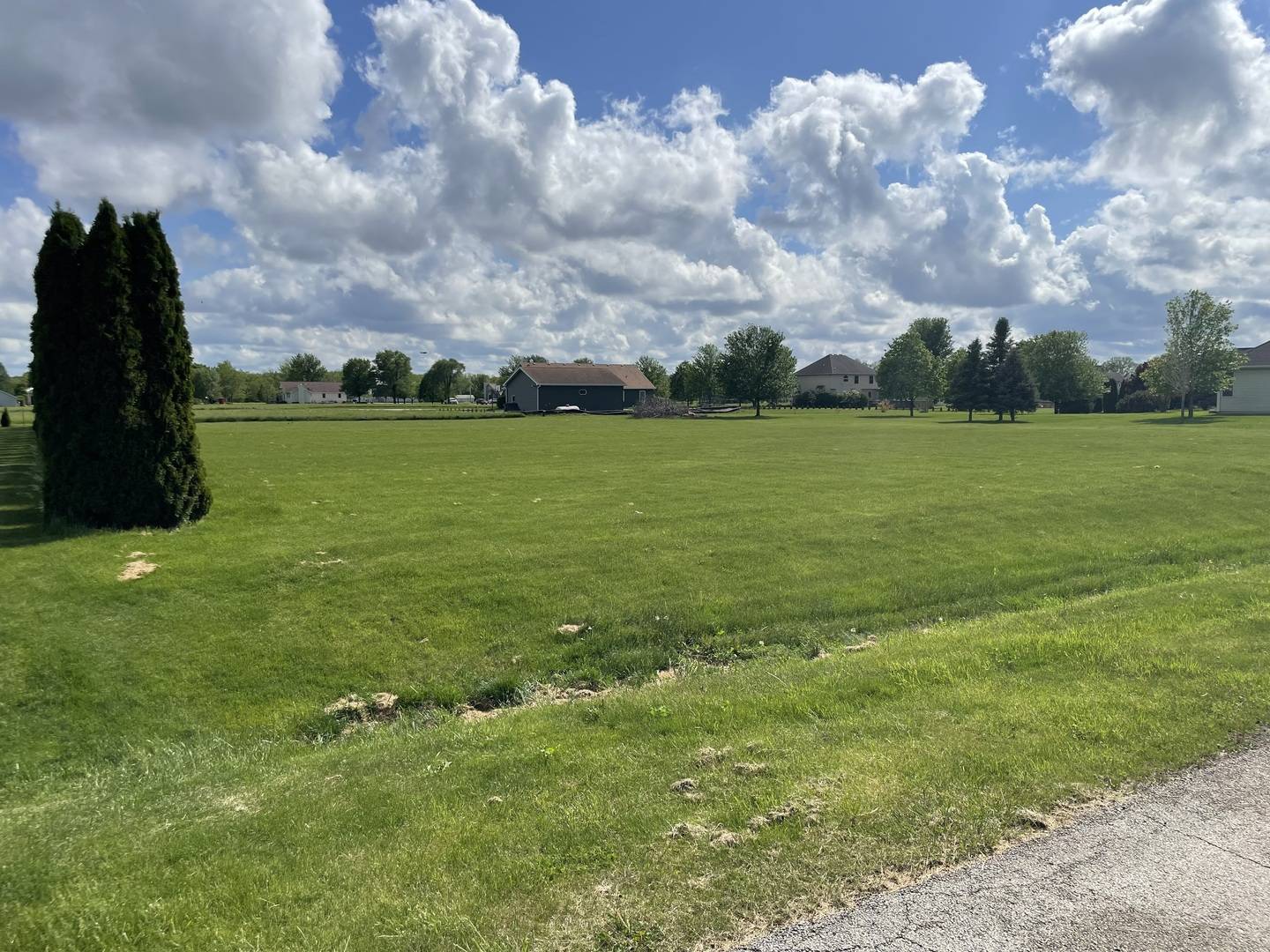 2434 N 4220th RD, Sheridan, IL 60551
