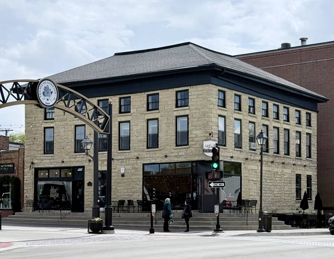 2 S Park AVE, Lombard, IL 60148