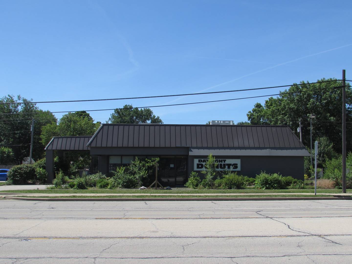 901 E Southline RD, Tuscola, IL 61953