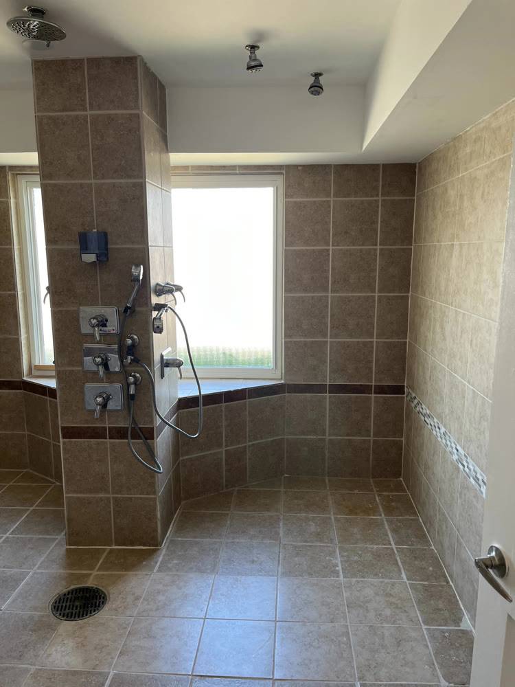4470 Westbrook DR #1E, Aurora, IL 60504