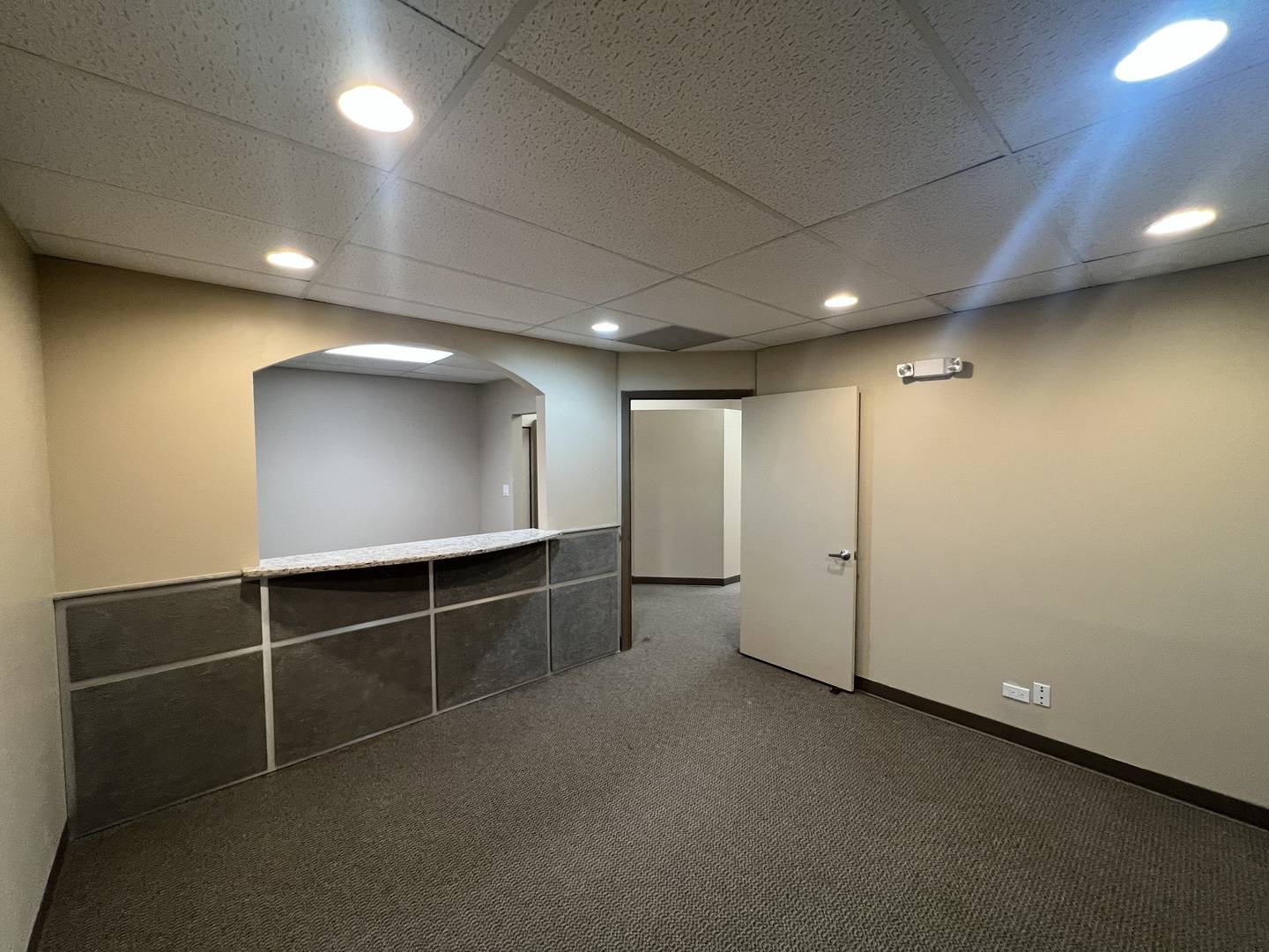 1455 E Golf RD #212, Des Plaines, IL 60016