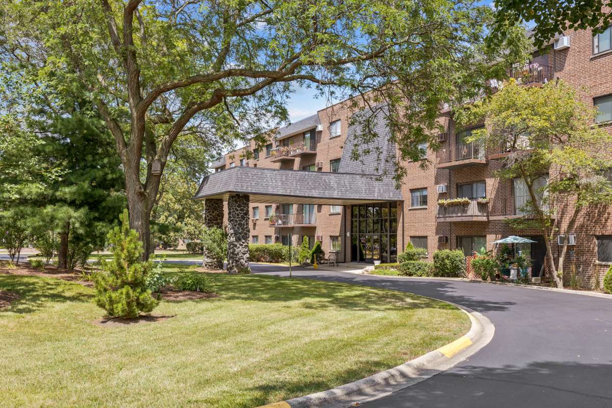 235 N Mill RD #115B, Addison, IL 60101