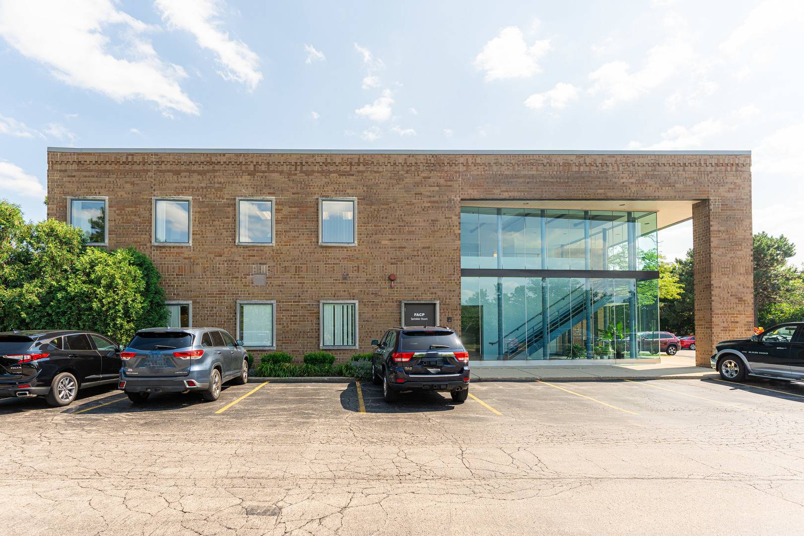 290 Springfield DR, Bloomingdale, IL 60108