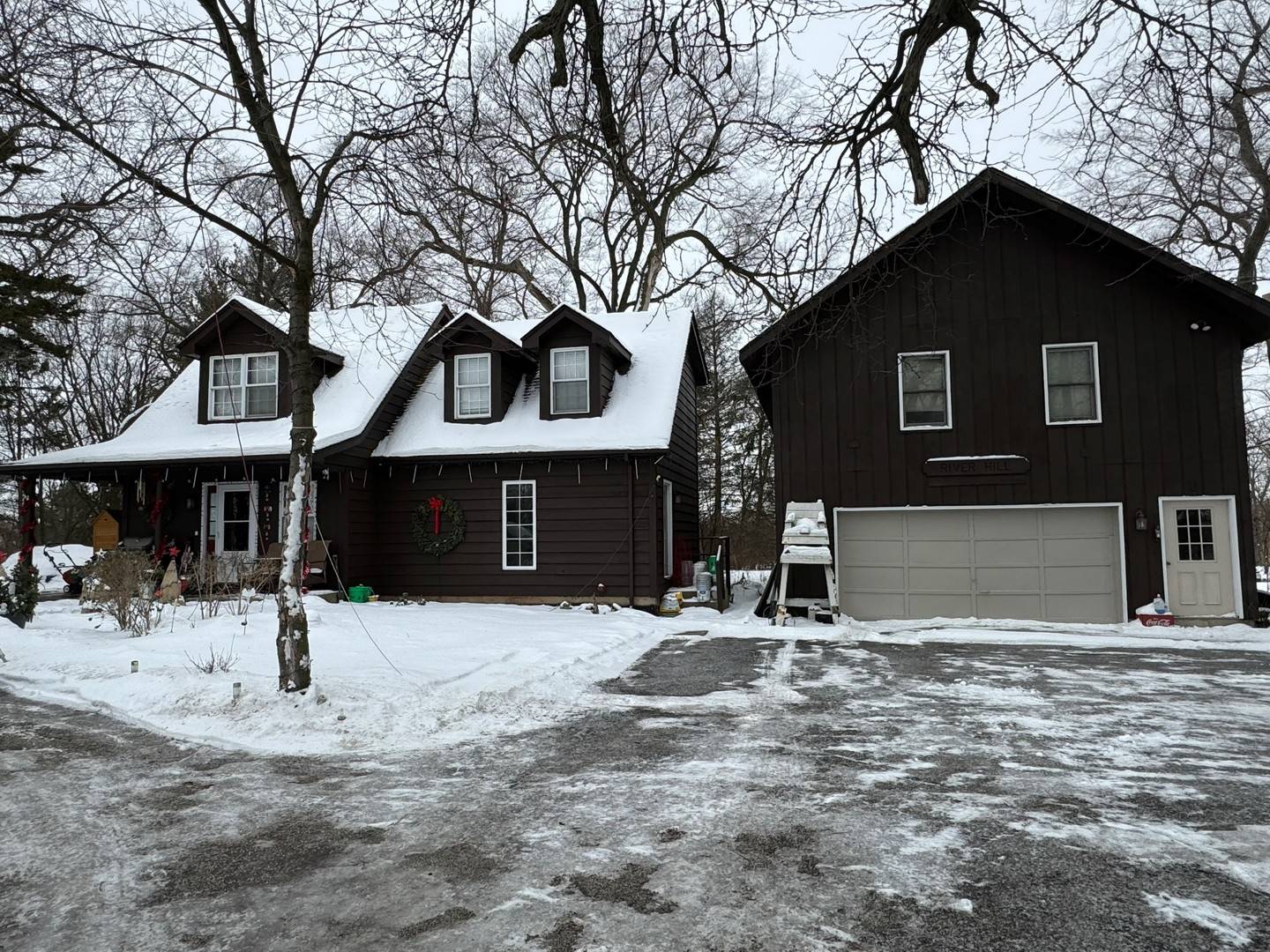 5S022 Raymond DR, Naperville, IL 60540