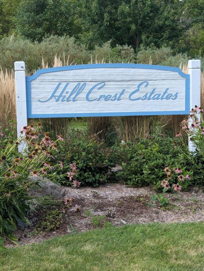 10817 Hill Crest LN, Marengo, IL 60152