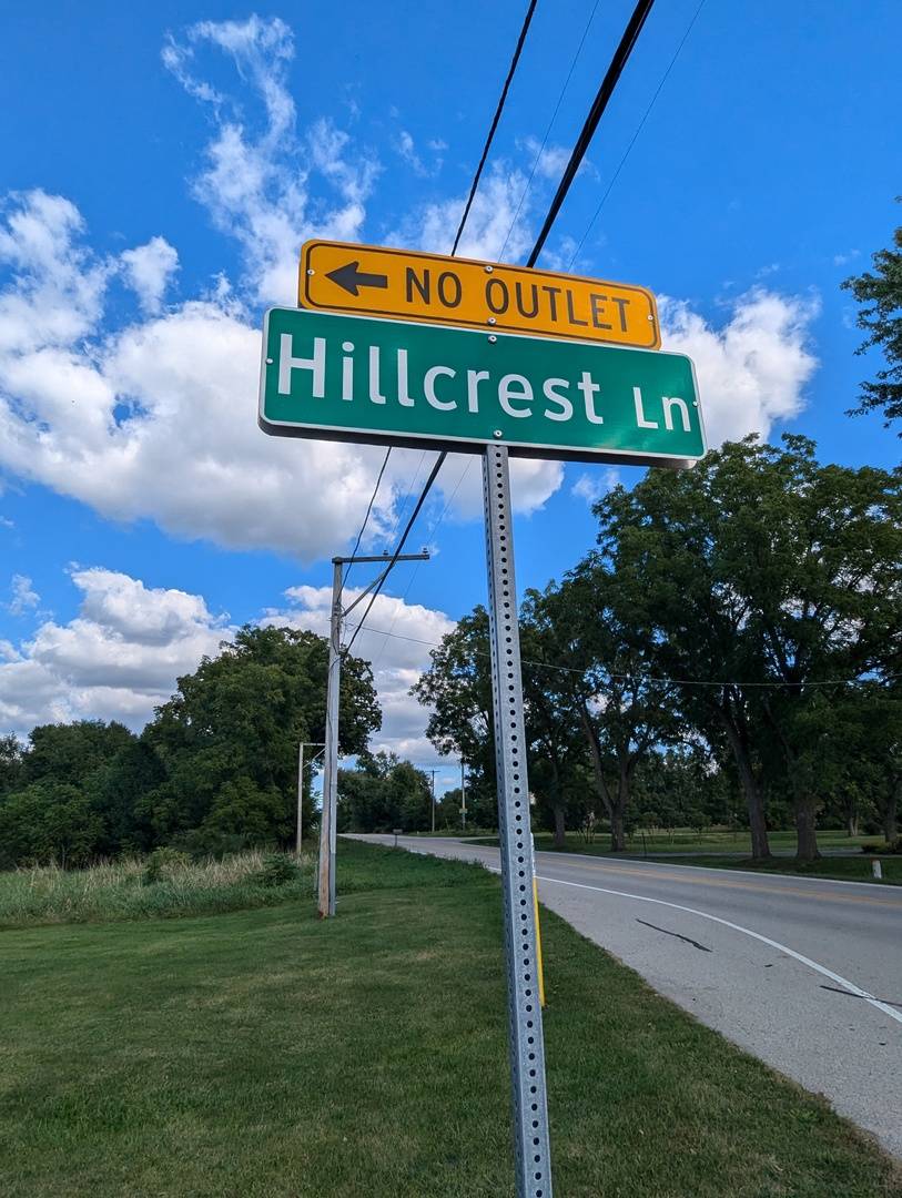10817 Hill Crest LN, Marengo, IL 60152
